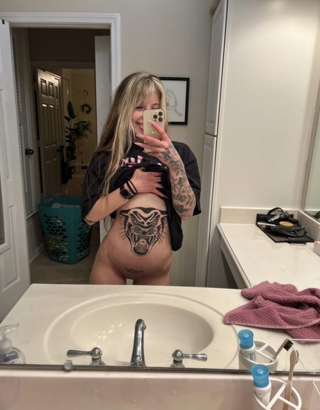 Awlivv nude leaked OnlyFans pic