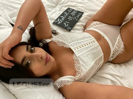 Sarahlara nude leaked OnlyFans pic