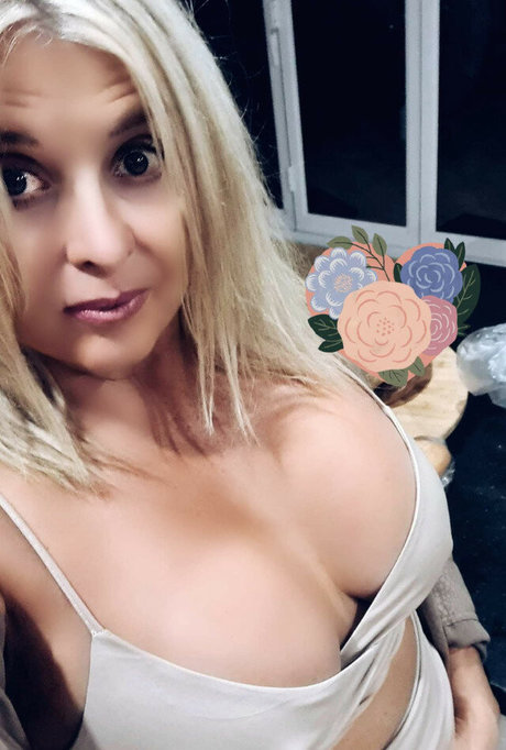 Helen Eleni nude leaked OnlyFans pic