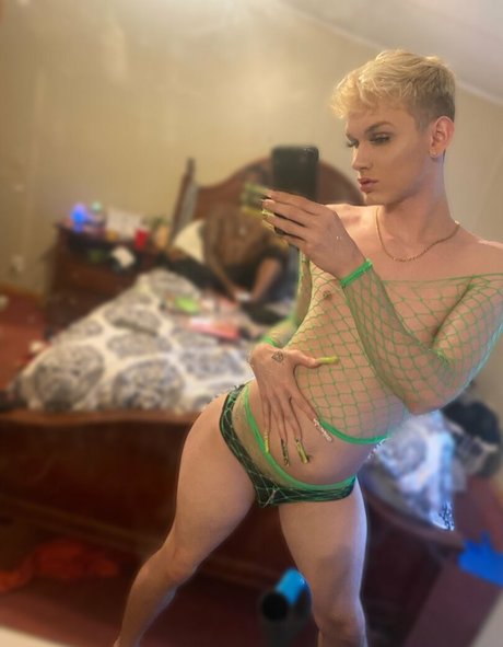 Deyluvty nude leaked OnlyFans pic