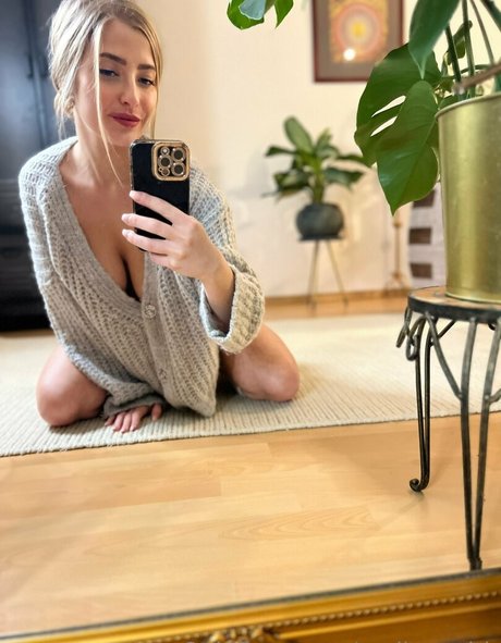 Emily-smith nude leaked OnlyFans pic